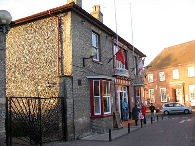 The Red Lion, Thetford - bar, pub or Caf&eacute;?